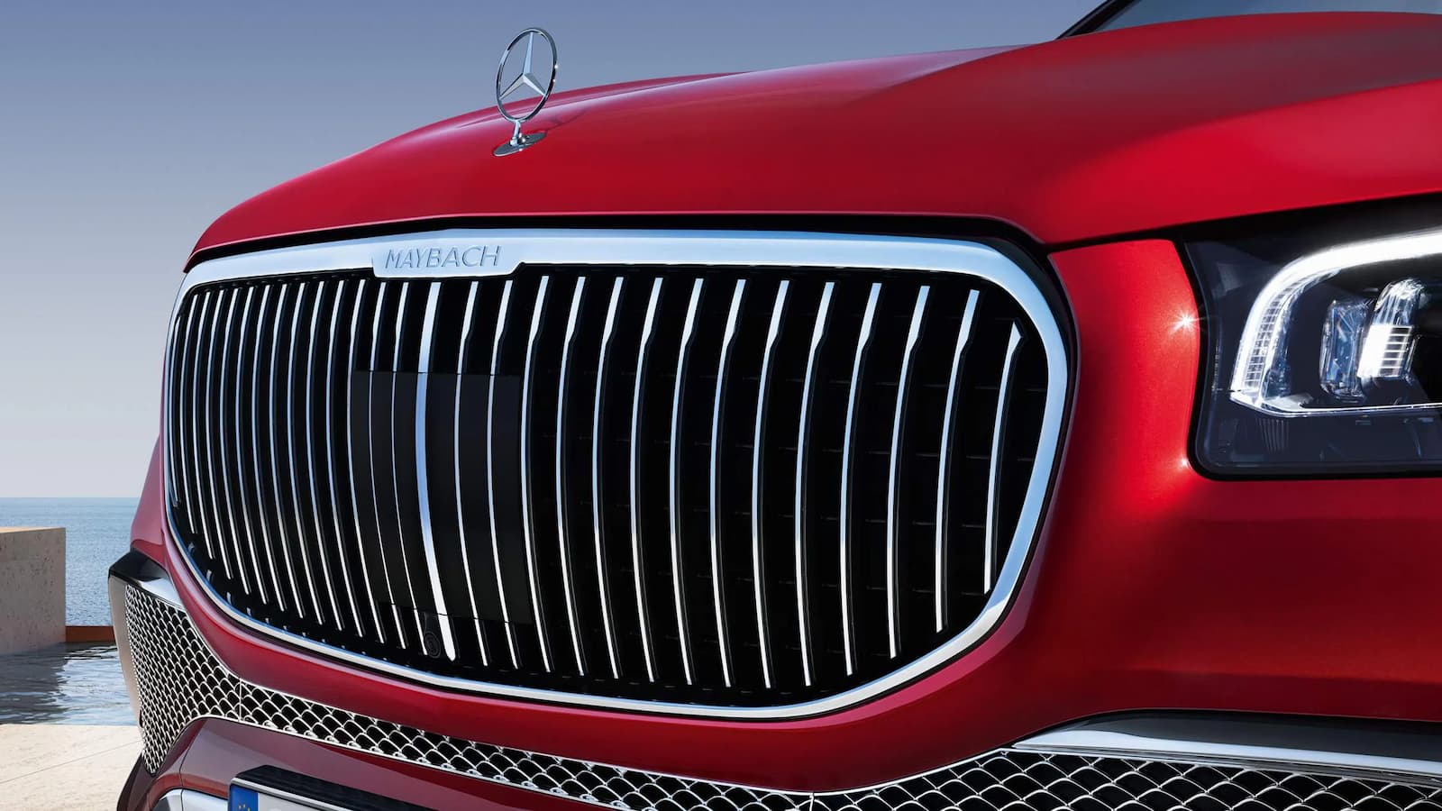 Lưới tản nhiệt kèm logo Mercedes-Maybach.