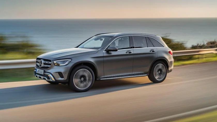 Ngoại thất SUV mạnh mẽ.