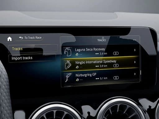 Chức năng theo dõi dữ liệu lái xe AMG Track Pace