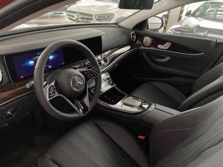 MercedesE 200 Exclusive FL (V1) 2022. Màu Hyacinth Red. Odo 100km. Như mới 100%z4315916416422_fbcb7721117d42eb66255e7db1ee5d12